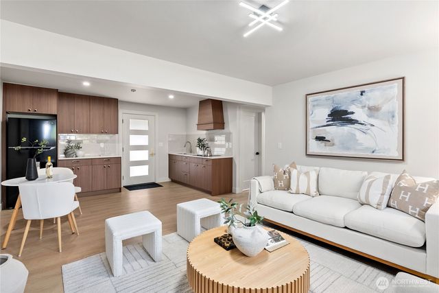 13203 SE 233rd Street, Kent, WA 98042