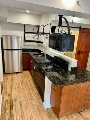 257 Pleasant St 8, Worcester, MA 01609