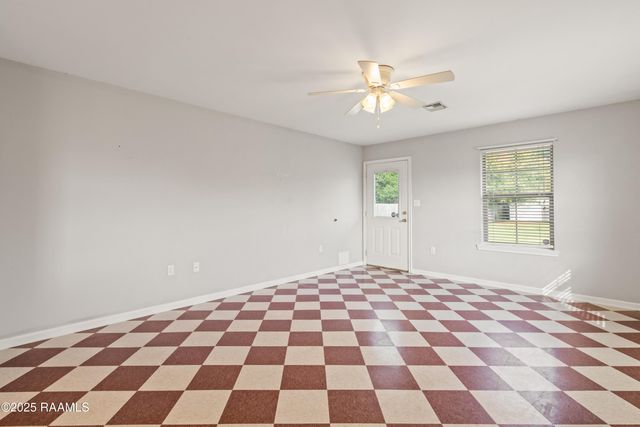 105 E Pamela Drive, Lafayette, LA 70506