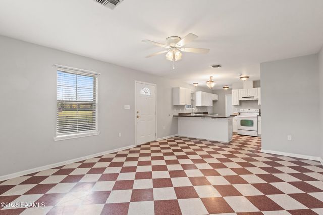 105 E Pamela Drive, Lafayette, LA 70506