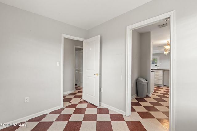 105 E Pamela Drive, Lafayette, LA 70506