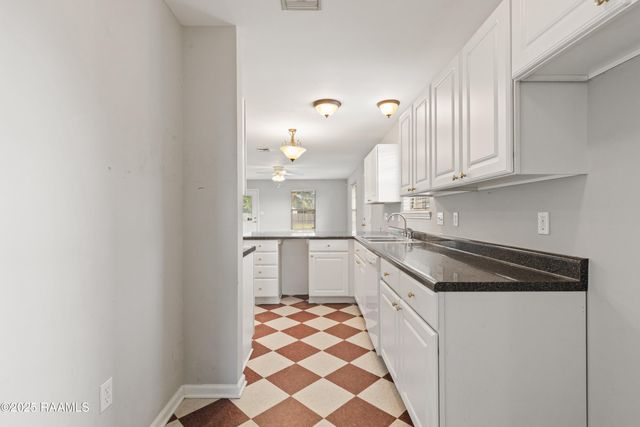 105 E Pamela Drive, Lafayette, LA 70506