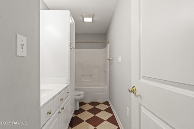 105 E Pamela Drive, Lafayette, LA 70506