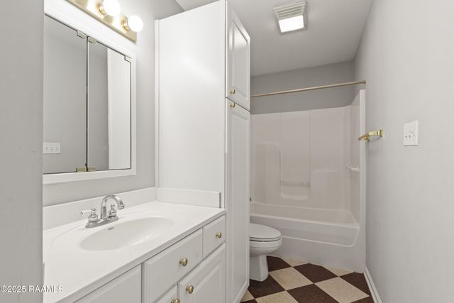 105 E Pamela Drive, Lafayette, LA 70506