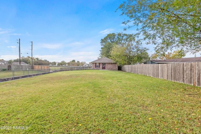 105 E Pamela Drive, Lafayette, LA 70506