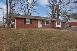 13 Birch Drive, Belleville, IL 62223
