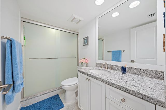 5420 N Ocean Drive Ph2, Riviera Beach, FL 33404
