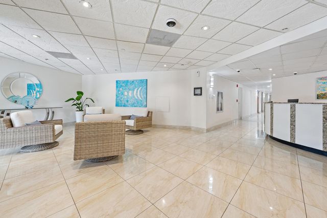 5420 N Ocean Drive Ph2, Riviera Beach, FL 33404