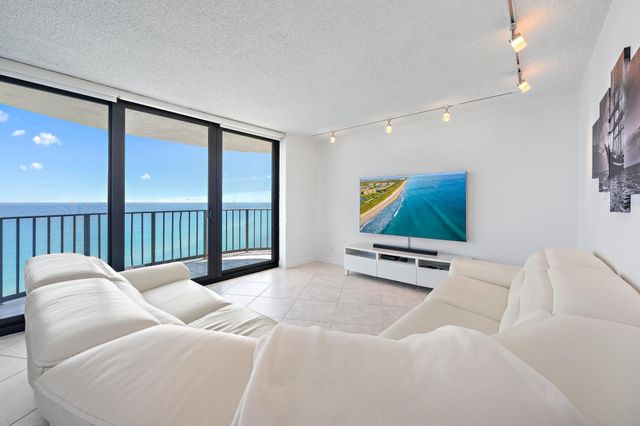 5420 N Ocean Drive Ph2, Riviera Beach, FL 33404