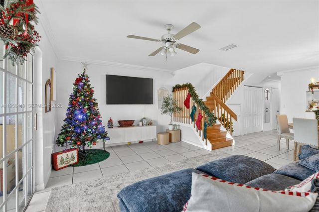 10431 NW 3rd St, Pembroke Pines, FL 33026