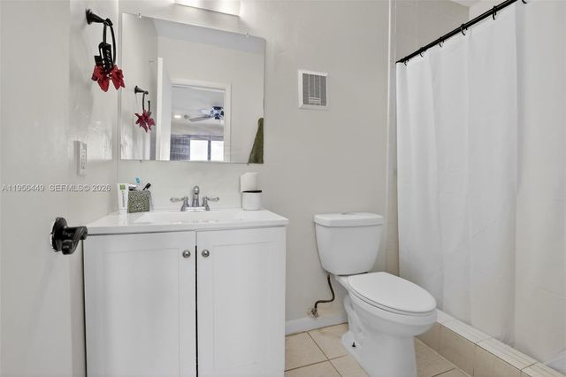 10431 NW 3rd St, Pembroke Pines, FL 33026