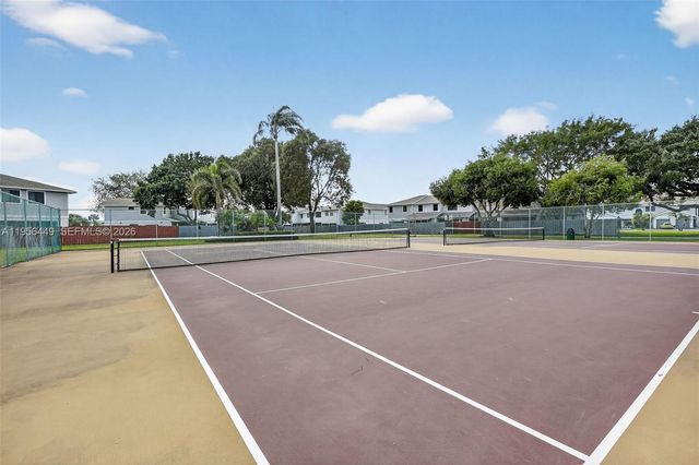 10431 NW 3rd St, Pembroke Pines, FL 33026