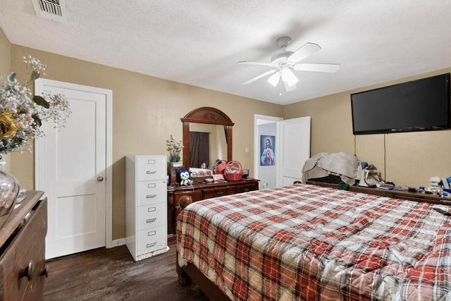 2706 Bentley Avenue, Dallas, TX 75211