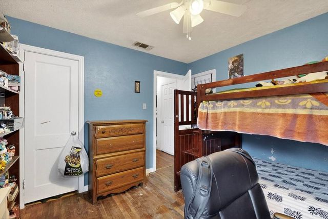 2706 Bentley Avenue, Dallas, TX 75211