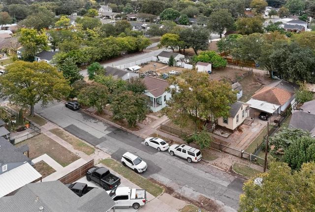 2706 Bentley Avenue, Dallas, TX 75211