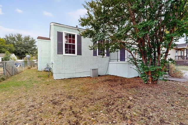 2706 Bentley Avenue, Dallas, TX 75211