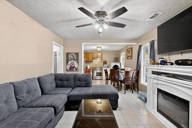 2706 Bentley Avenue, Dallas, TX 75211