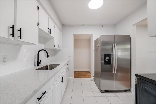 7402 WISHING WELL COURT, Tampa, FL 33619