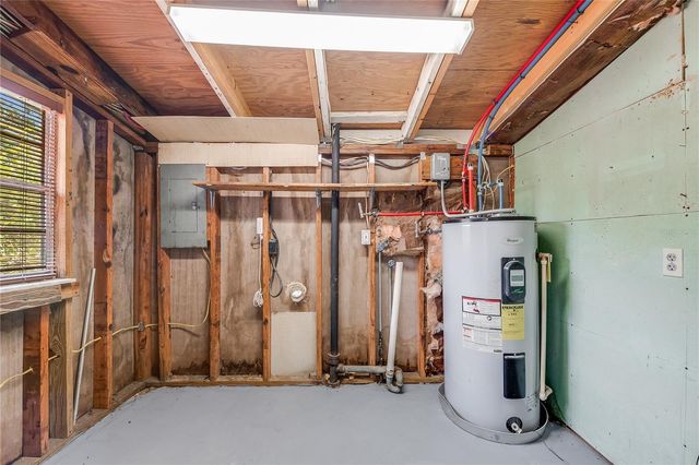 7402 WISHING WELL COURT, Tampa, FL 33619