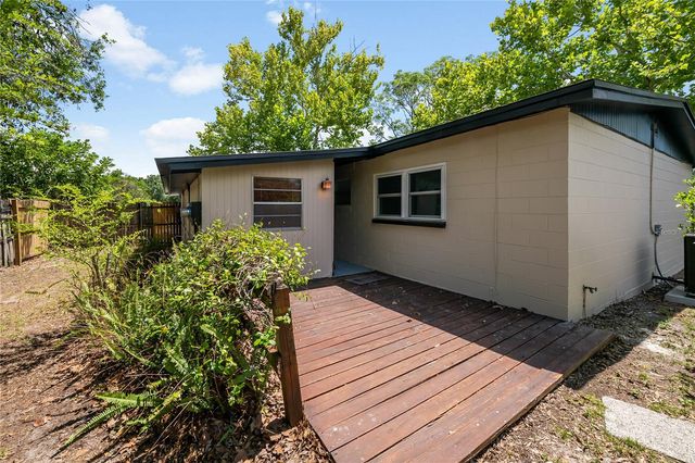 7402 WISHING WELL COURT, Tampa, FL 33619