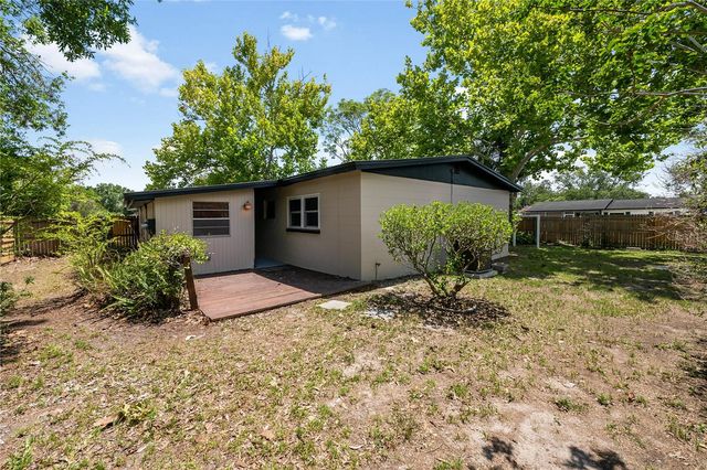 7402 WISHING WELL COURT, Tampa, FL 33619