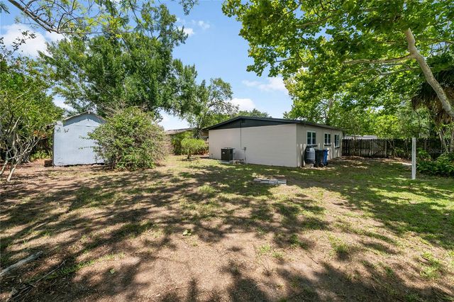 7402 WISHING WELL COURT, Tampa, FL 33619