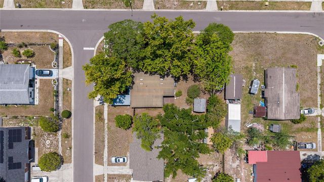 7402 WISHING WELL COURT, Tampa, FL 33619