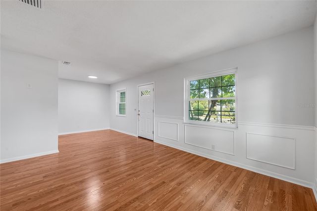 7402 WISHING WELL COURT, Tampa, FL 33619