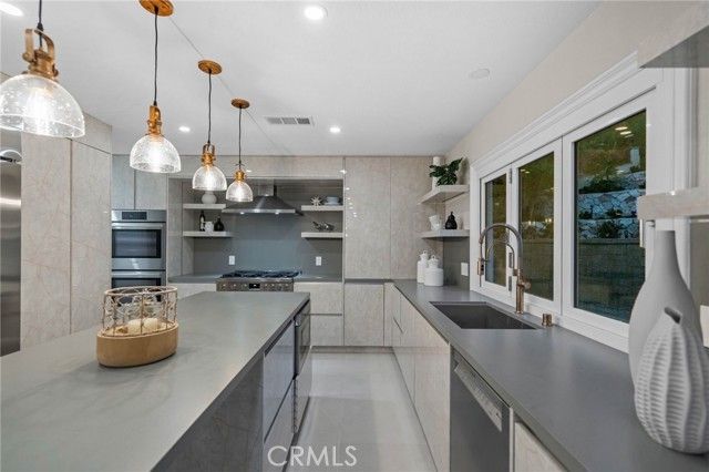 31792 Via Patito, Laguna Hills, CA 92679