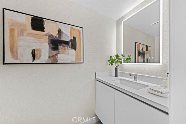 31792 Via Patito, Laguna Hills, CA 92679