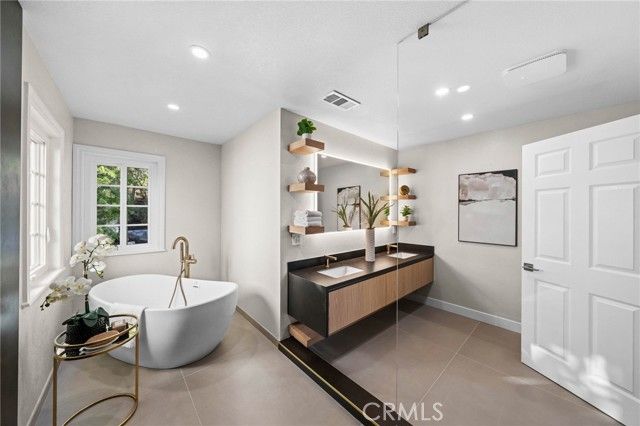 31792 Via Patito, Laguna Hills, CA 92679