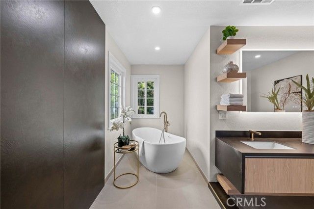 31792 Via Patito, Laguna Hills, CA 92679