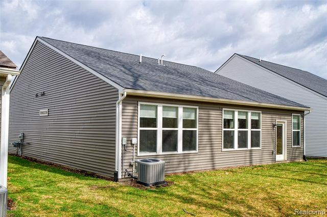 4639 Crestway Drive, Brighton, MI 48116