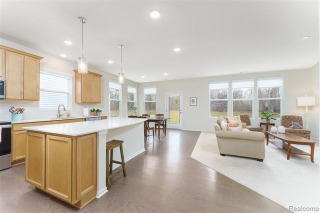 4639 Crestway Drive, Brighton, MI 48116