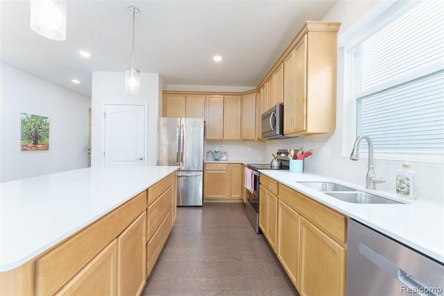 4639 Crestway Drive, Brighton, MI 48116