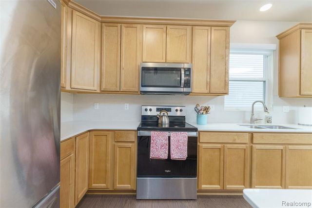 4639 Crestway Drive, Brighton, MI 48116