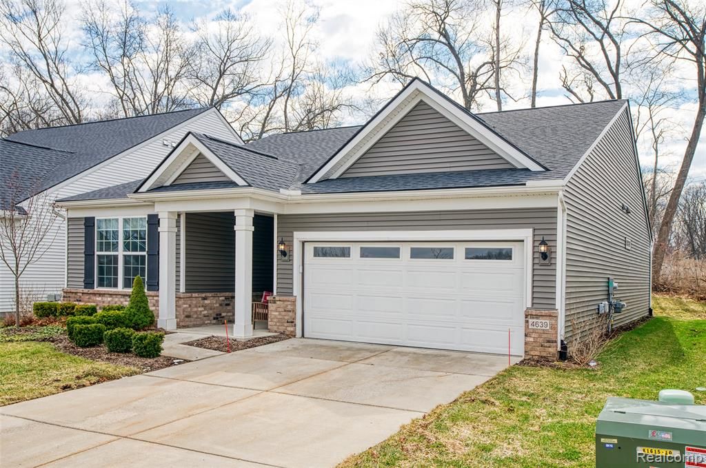 4639 Crestway Drive, Brighton, MI 48116