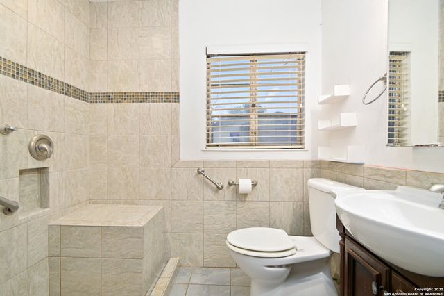 327 Altgelt, San Antonio, TX 78201
