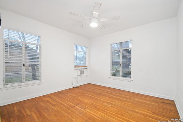 327 Altgelt, San Antonio, TX 78201