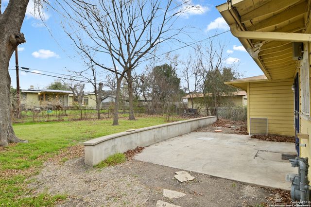 327 Altgelt, San Antonio, TX 78201