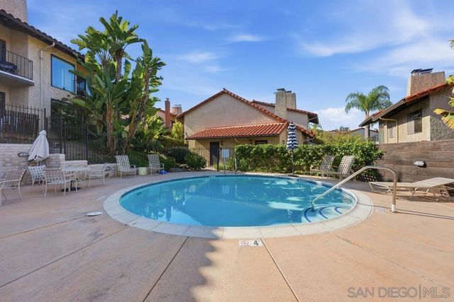 1913 Alga Rd A, Carlsbad, CA 92009