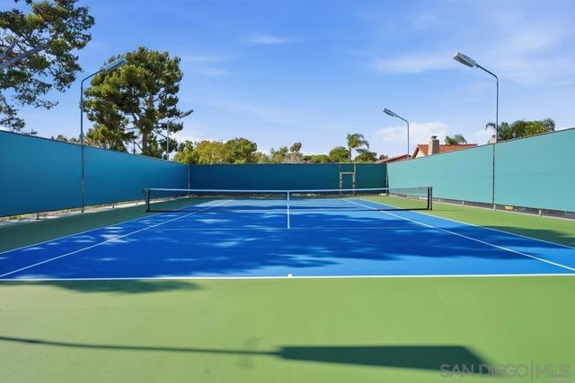 1913 Alga Rd A, Carlsbad, CA 92009