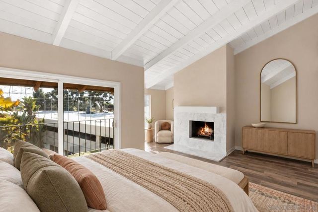 1913 Alga Rd A, Carlsbad, CA 92009
