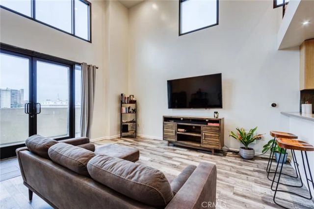 101 W Mission 327, Pomona, CA 91766