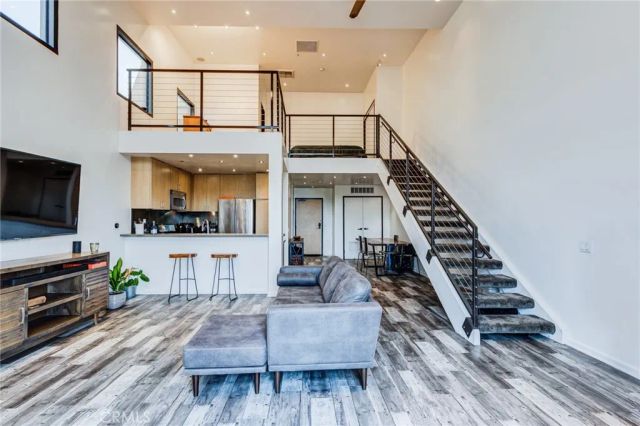 101 W Mission 327, Pomona, CA 91766