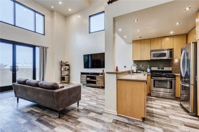 101 W Mission 327, Pomona, CA 91766