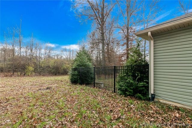 7900 Meyer Loop, Sellersburg, IN 47172