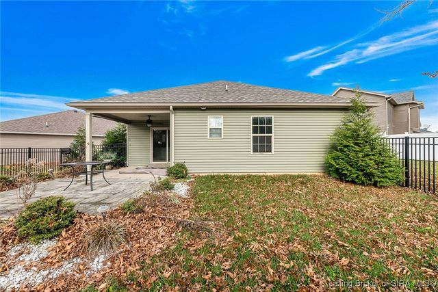 7900 Meyer Loop, Sellersburg, IN 47172