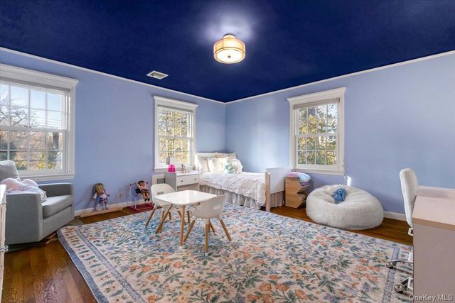 3 Chalford Lane, Scarsdale, NY 10583