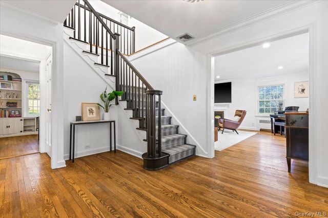 3 Chalford Lane, Scarsdale, NY 10583